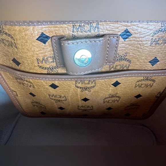 MCM Tote & Wallet Set - Picture 5 of 15